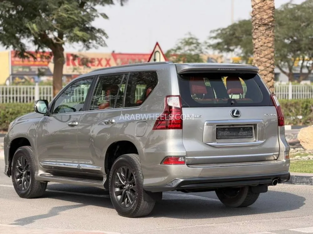 Lexus GX 2020 for Sale in Dubai Image-5
