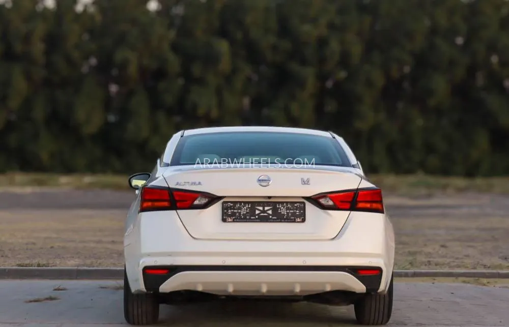 Nissan Altima 2022 for Sale in Sharjah Image-5