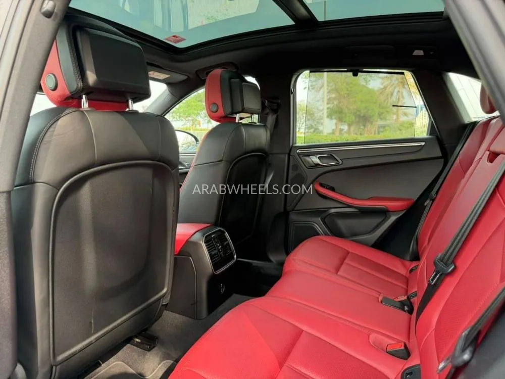 Porsche Macan 2020 for Sale in Dubai Image-12