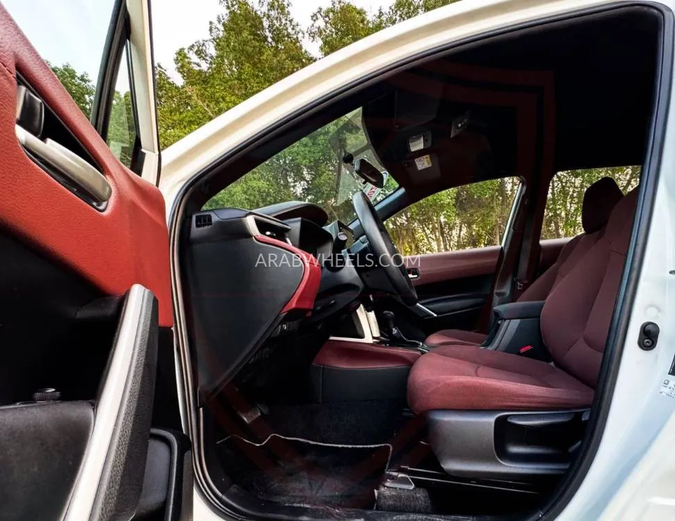 تويوتا كورولا كروس 2024 for Sale in الشارقة Image-8