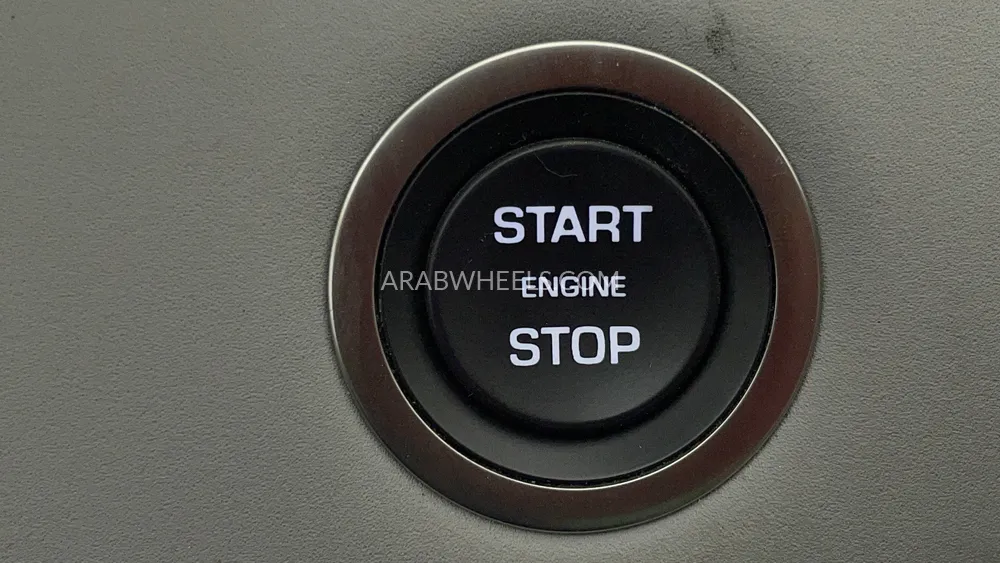 Land Rover Range Rover Evoque 2024 for Sale in Dubai Image-23