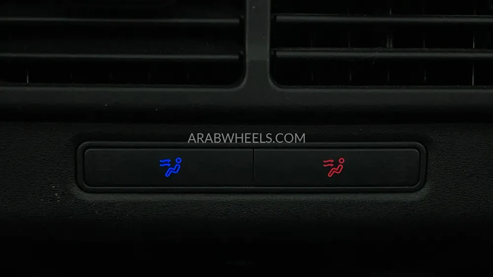 Land Rover Range Rover Evoque 2024 for Sale in Dubai Image-50