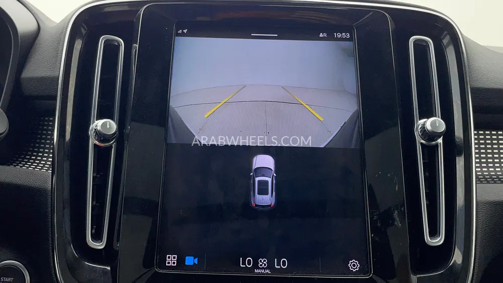 Volvo XC40 2023 for Sale in Dubai Image-17