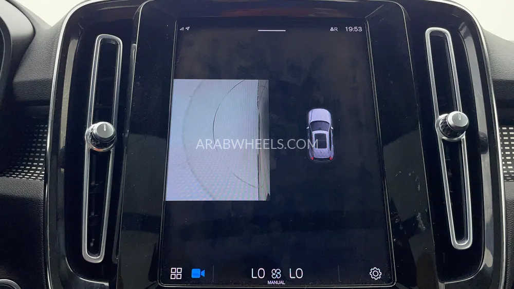 Volvo XC40 2023 for Sale in Dubai Image-18