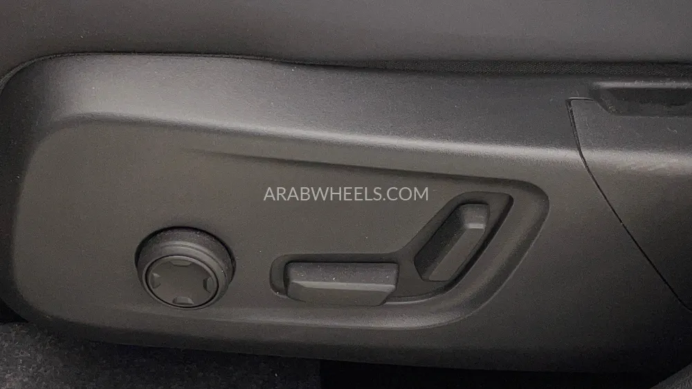 Volvo XC40 2023 for Sale in Dubai Image-24