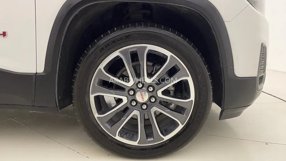 GMC Acadia 2023 for Sale in Dubai Image-10