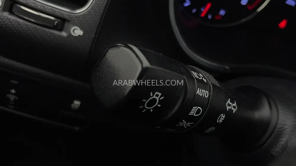 Kia Cerato 2018 for Sale in Dubai Image-35