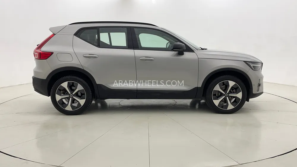 Volvo XC40 2023 for Sale in Dubai Image-2