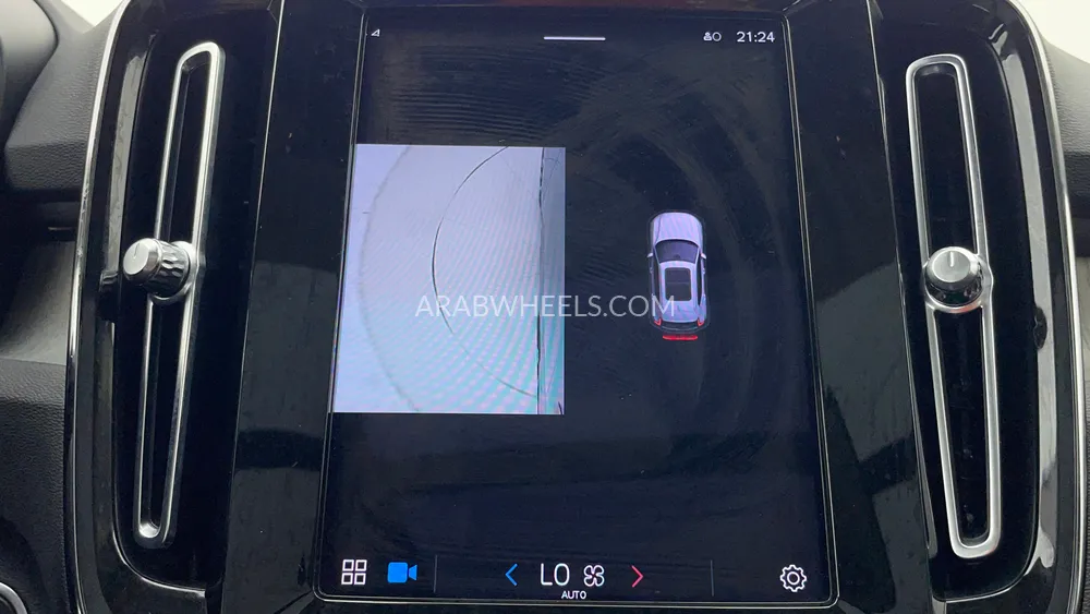 Volvo XC40 2023 for Sale in Dubai Image-18