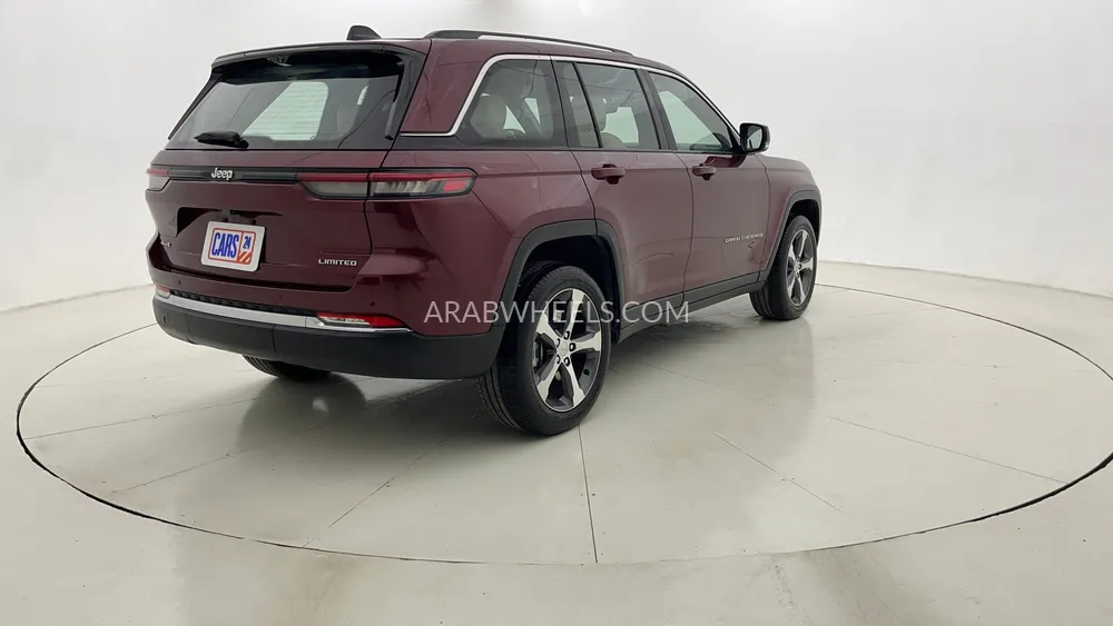 Jeep Grand Cherokee 2023 for Sale in Dubai Image-3
