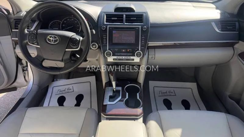 تويوتا كامري 2012 for Sale in أبو ظبي Image-2