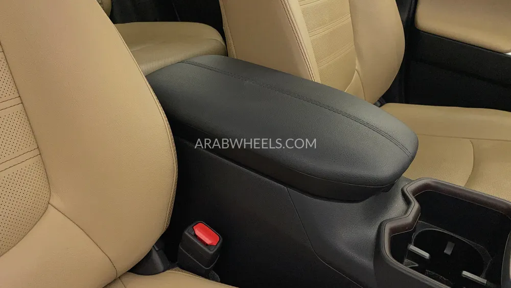 تويوتا راف 4 2023 for Sale in دبي Image-38