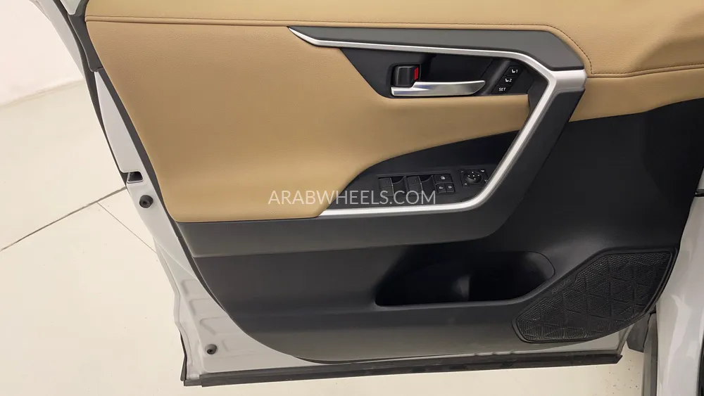 تويوتا راف 4 2023 for Sale in دبي Image-19