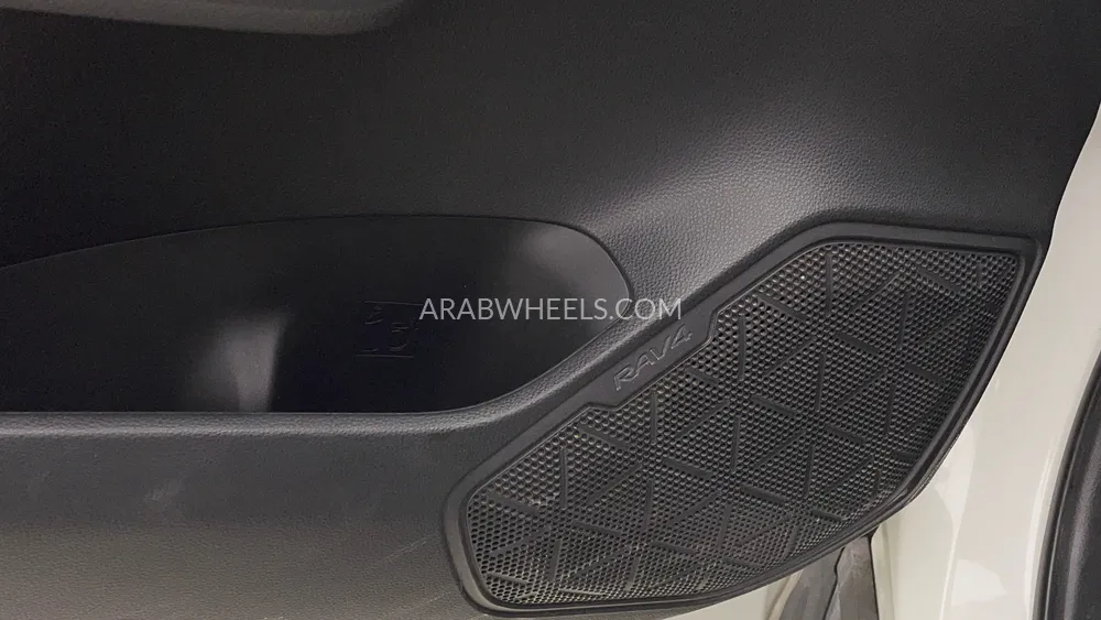 تويوتا راف 4 2023 for Sale in دبي Image-23