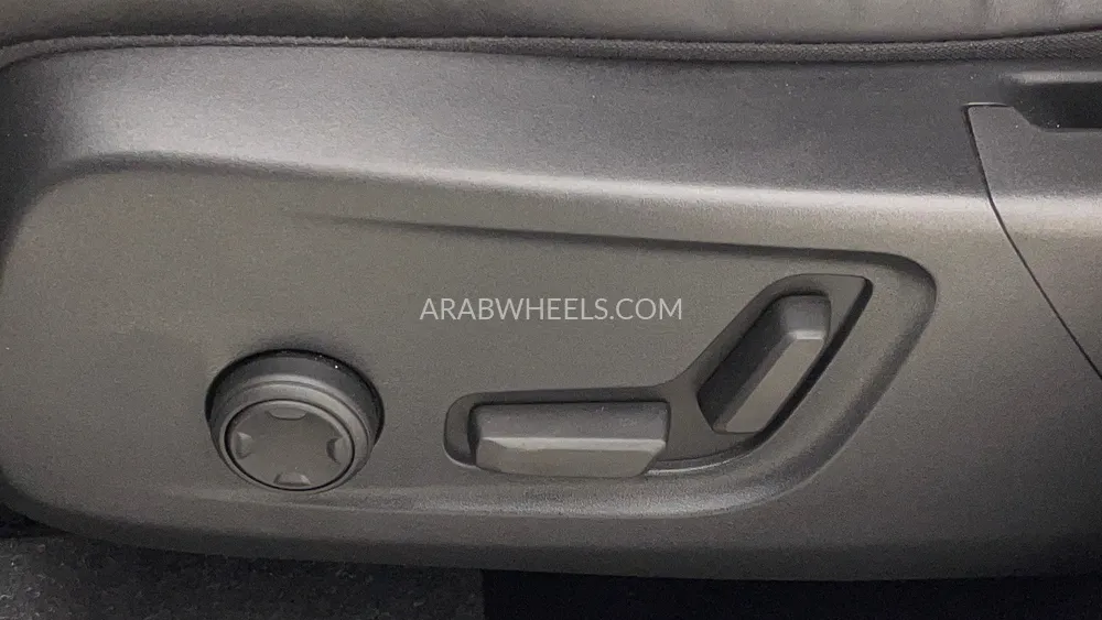 Volvo XC40 2022 for Sale in Dubai Image-24