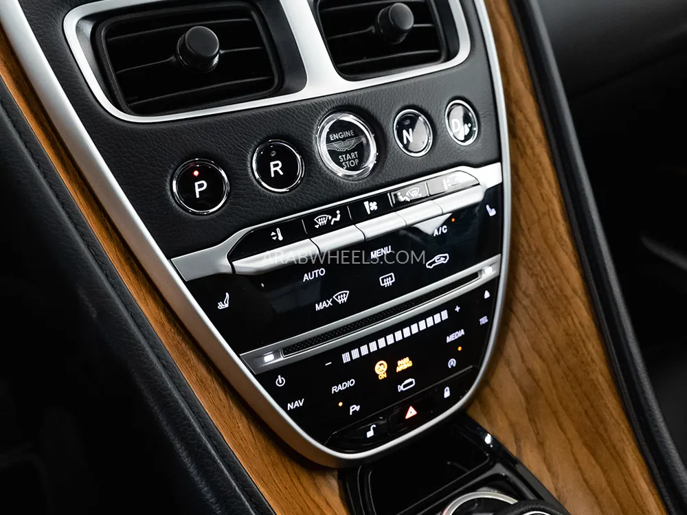 Aston Martin DB11 2018 for Sale in Dubai Image-10