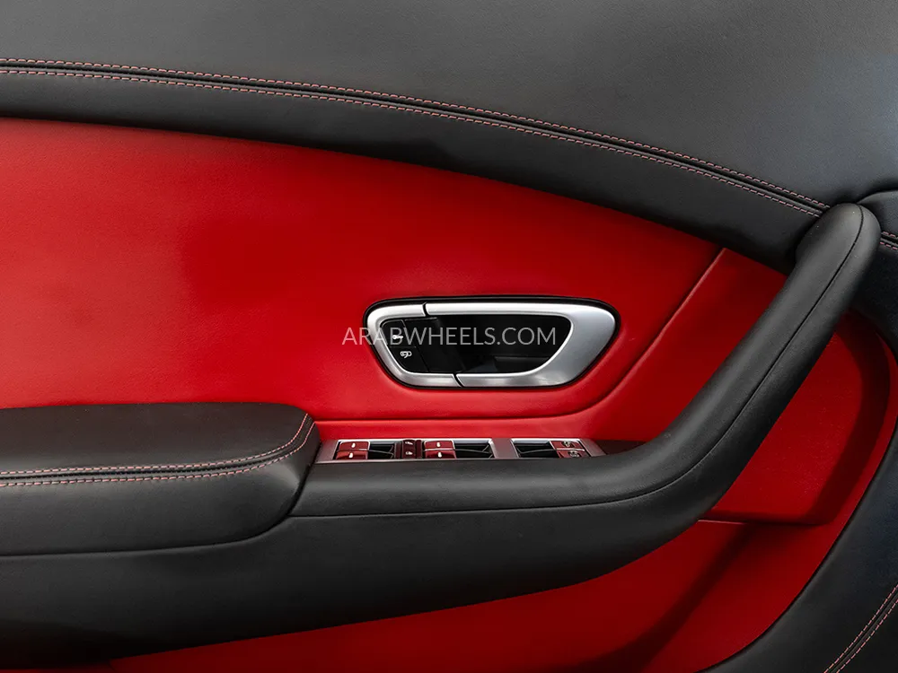 Bentley Continental GTC 2015 for Sale in Dubai Image-10