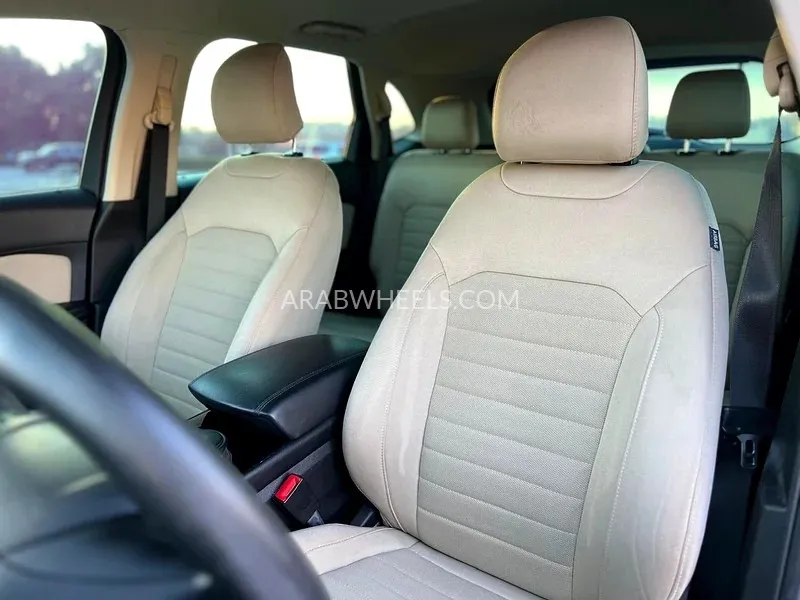 Ford Edge 2016 for Sale in Sharjah Image-3