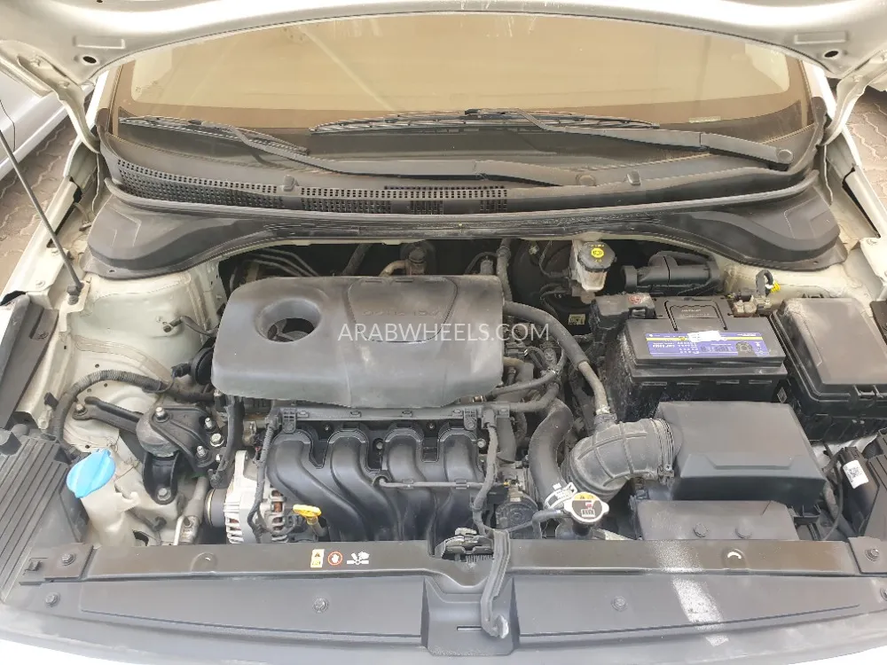 Hyundai Accent 2018 for Sale in Dubai Image-2