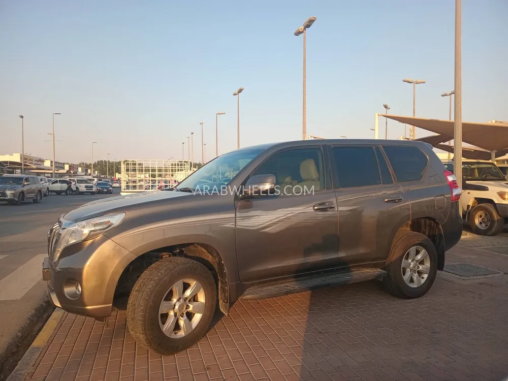 Toyota Land Cruiser Prado 2015 for Sale in Sharjah Image-3