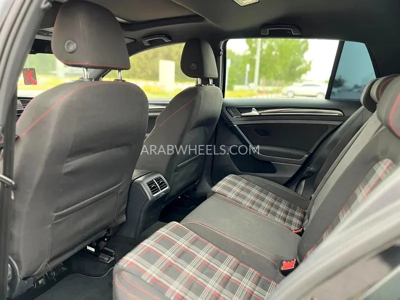 Volkswagen Golf GTI 2015 for Sale in Sharjah Image-4