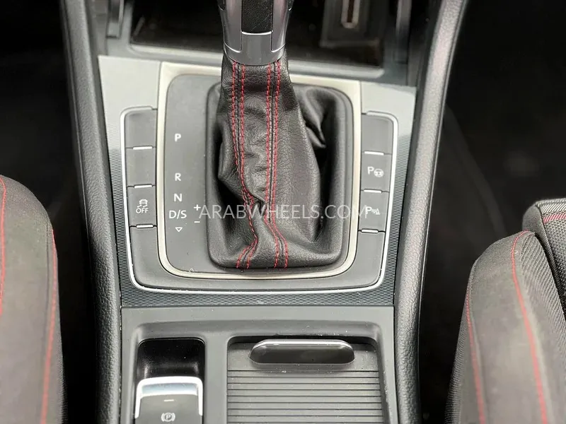 Volkswagen Golf GTI 2015 for Sale in Sharjah Image-8