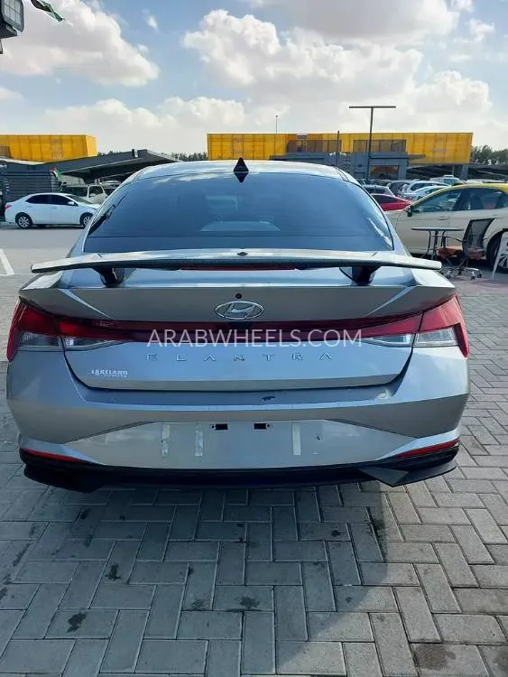 Hyundai Elantra 2021 for Sale in Sharjah Image-10