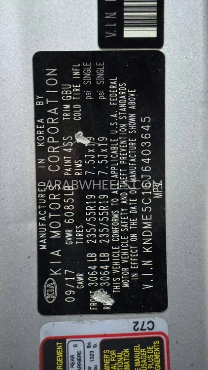 Kia Sedona 2017 for Sale in Sharjah Image-16