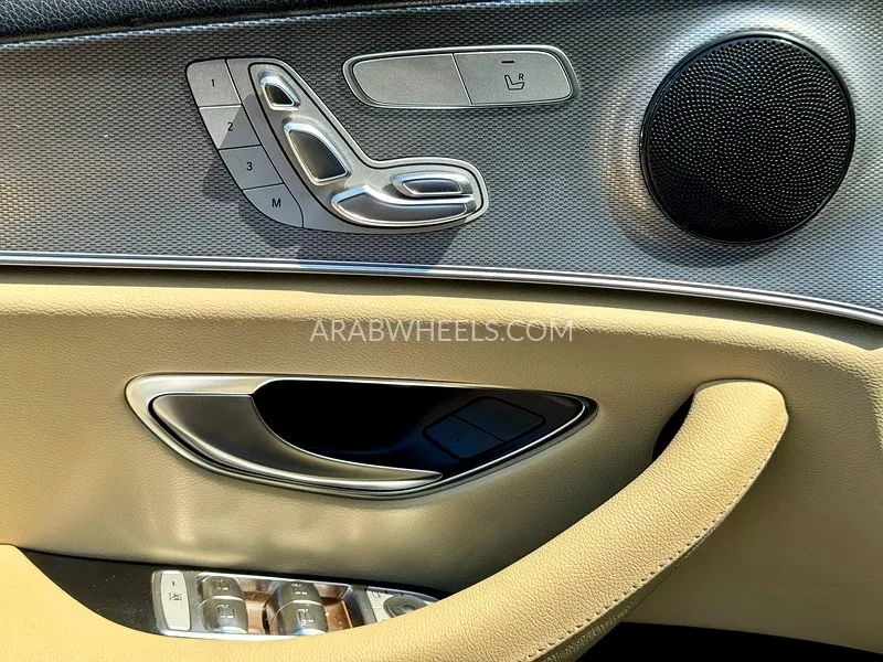 Mercedes Benz E Class 2019 for Sale in Sharjah Image-10