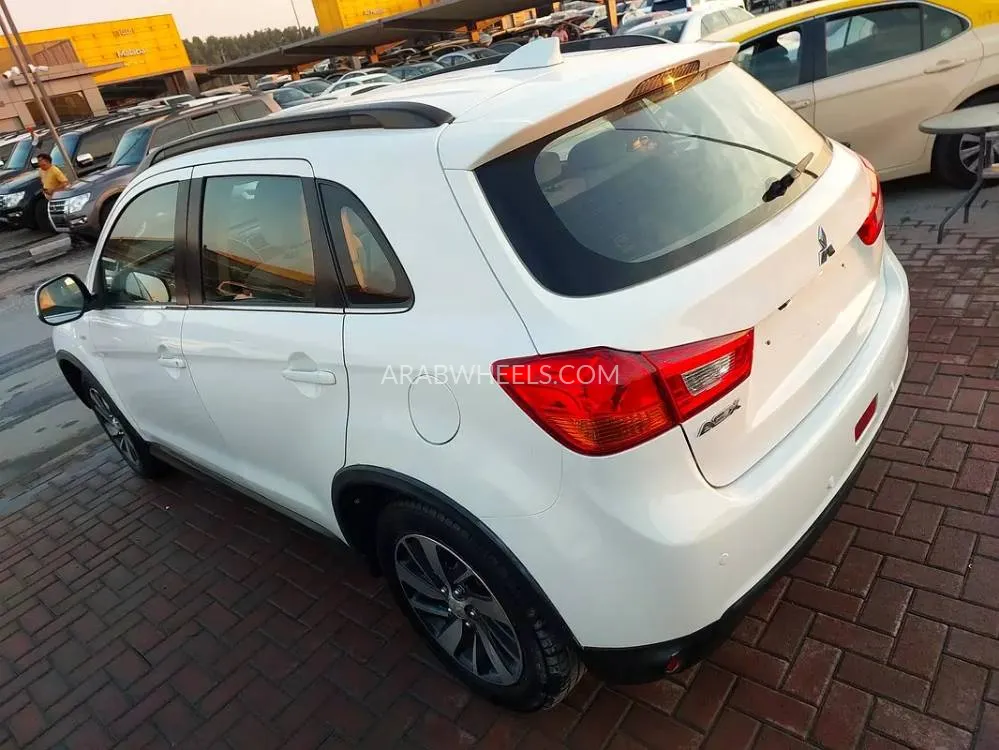 Mitsubishi ASX 2017 for Sale in Sharjah Image-9