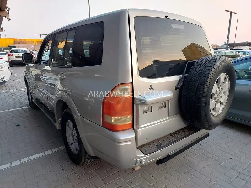 Mitsubishi Pajero 2007 for Sale in Sharjah Image-5
