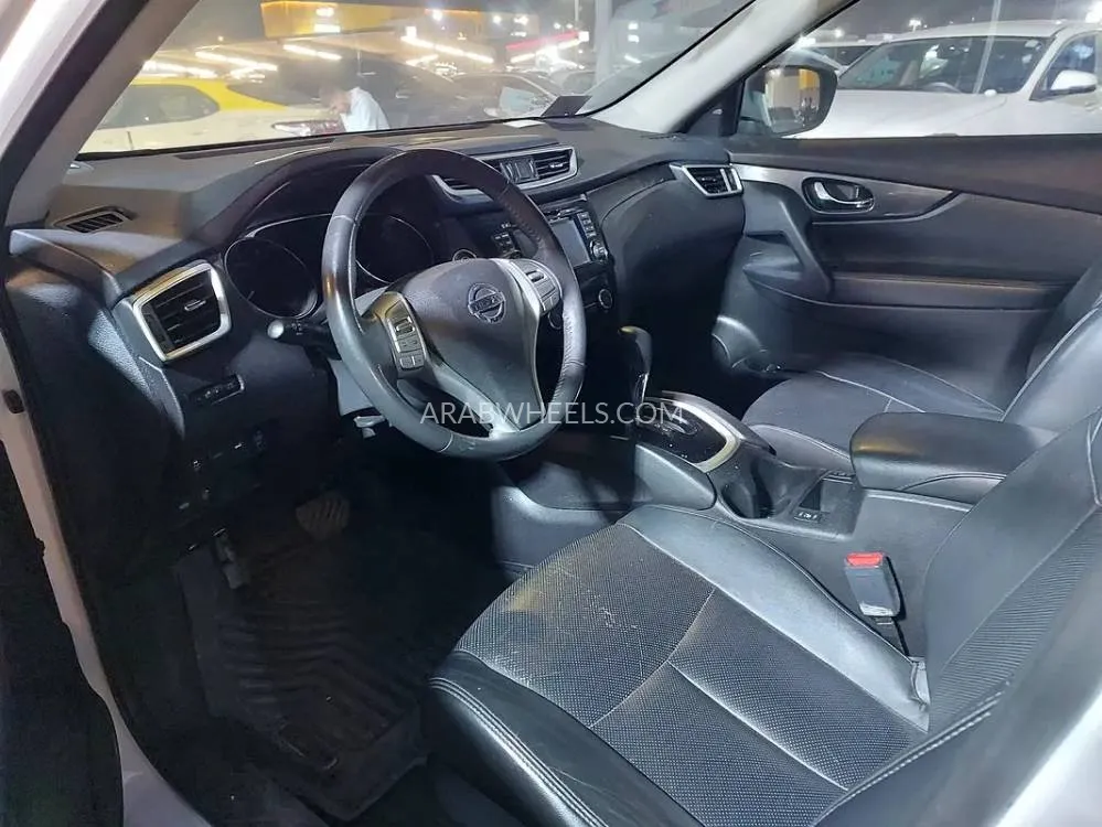 نيسان روج 2015 for Sale in الشارقة Image-2