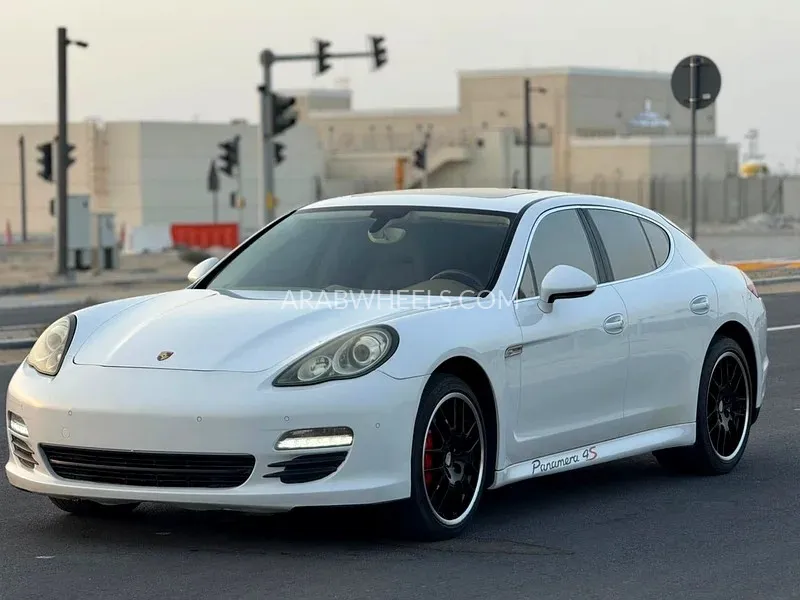 Porsche Panamera 2010 for Sale in Sharjah Image-2