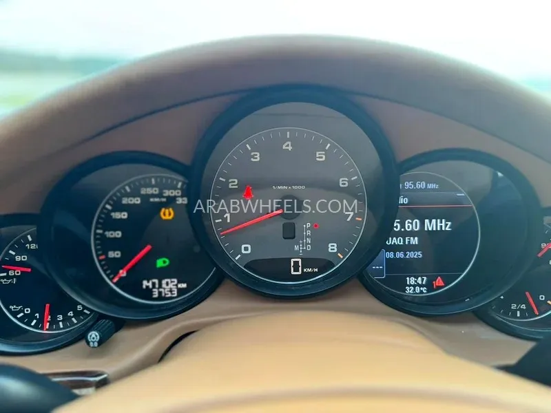 Porsche Panamera 2010 for Sale in Sharjah Image-10