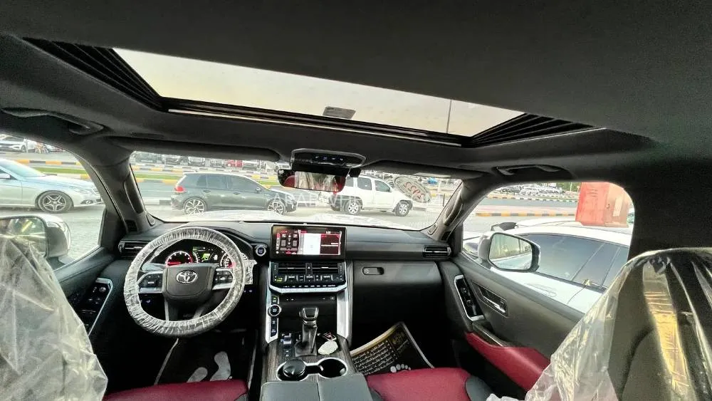 Toyota Land Cruiser 2022 for Sale in Sharjah Image-11