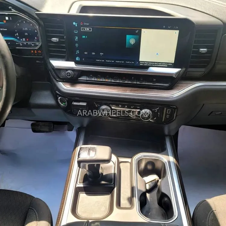 Chevrolet Silverado 2023 for Sale in Sharjah Image-10