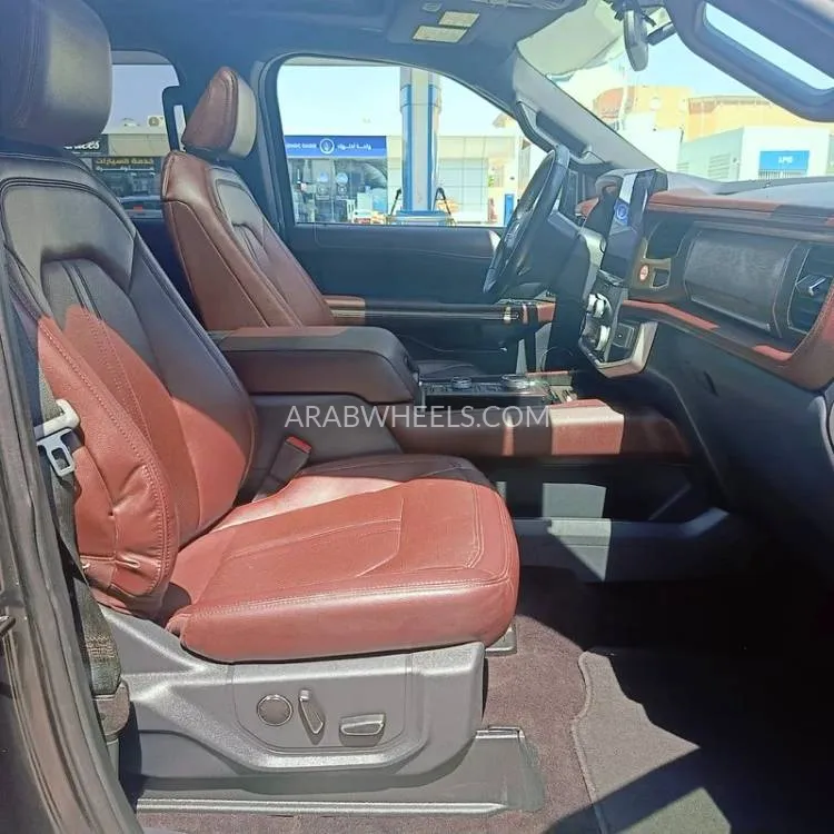 Ford Expedition 2022 for Sale in Sharjah Image-5