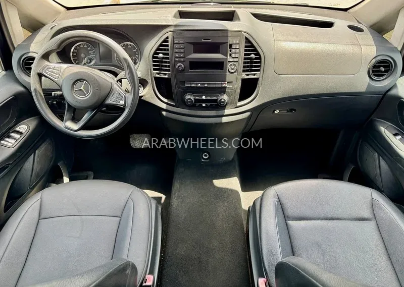 Mercedes Benz Vito 2017 for Sale in Sharjah Image-4