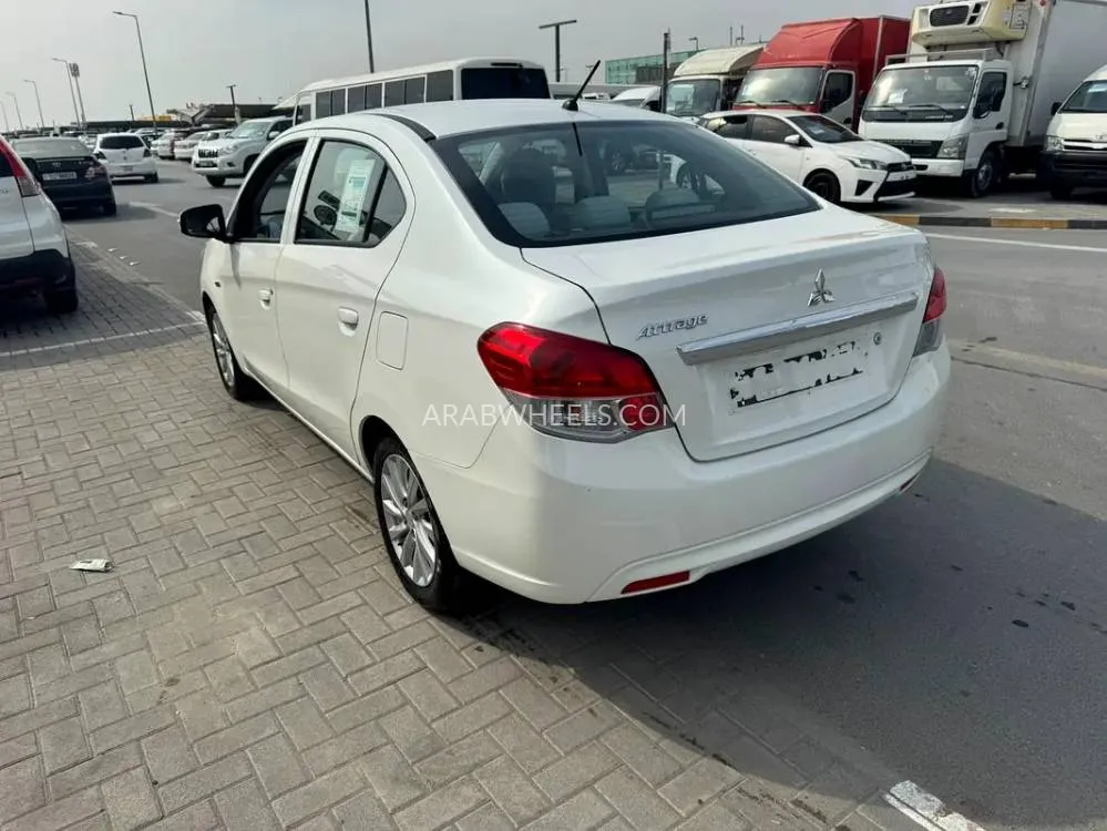 Mitsubishi Attrage 2019 for Sale in Sharjah Image-5