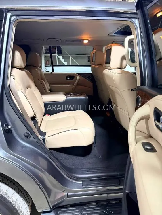 Nissan Armada 2018 for Sale in Sharjah Image-11