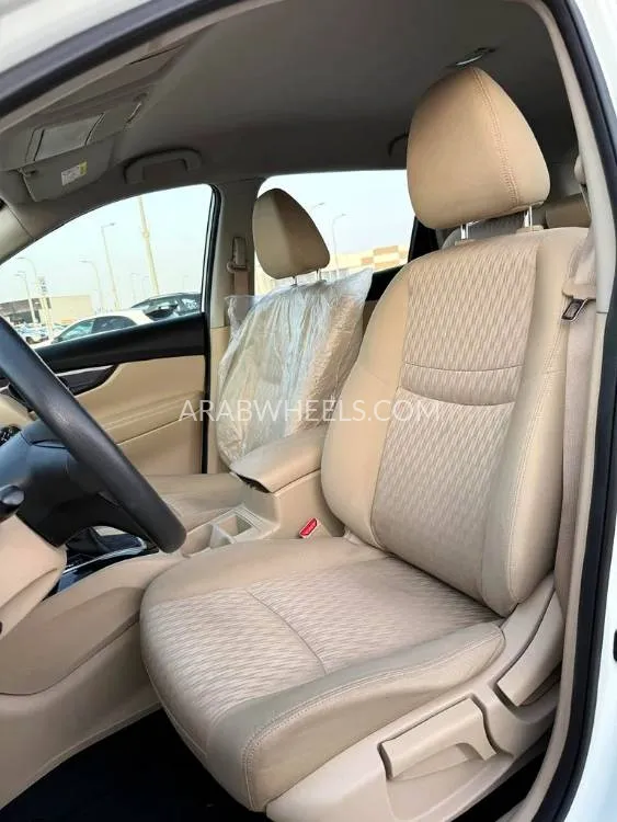 Nissan X-Trail 2018 for Sale in Abu Dhabi Image-12