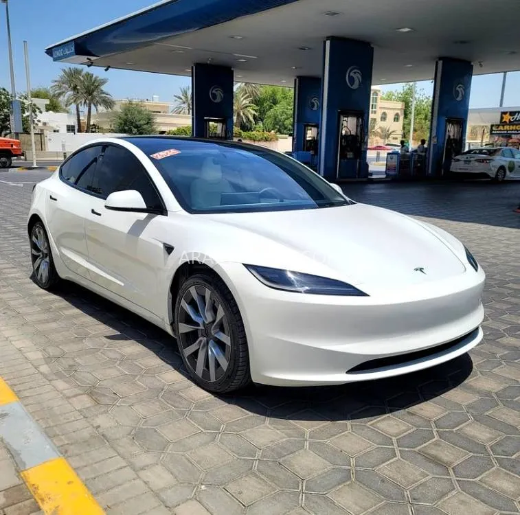 Tesla Model 3 2024 for Sale in Sharjah Image-5
