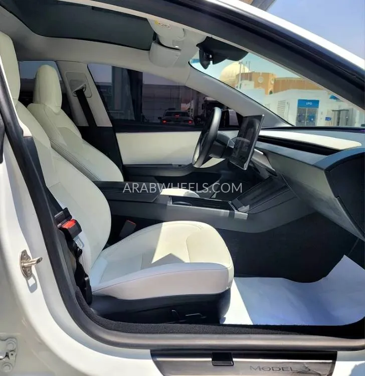 Tesla Model 3 2024 for Sale in Sharjah Image-7
