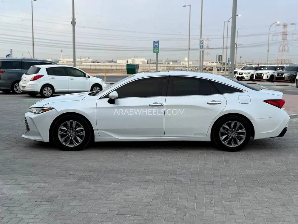 Toyota Avalon 2020 for Sale in Abu Dhabi Image-3