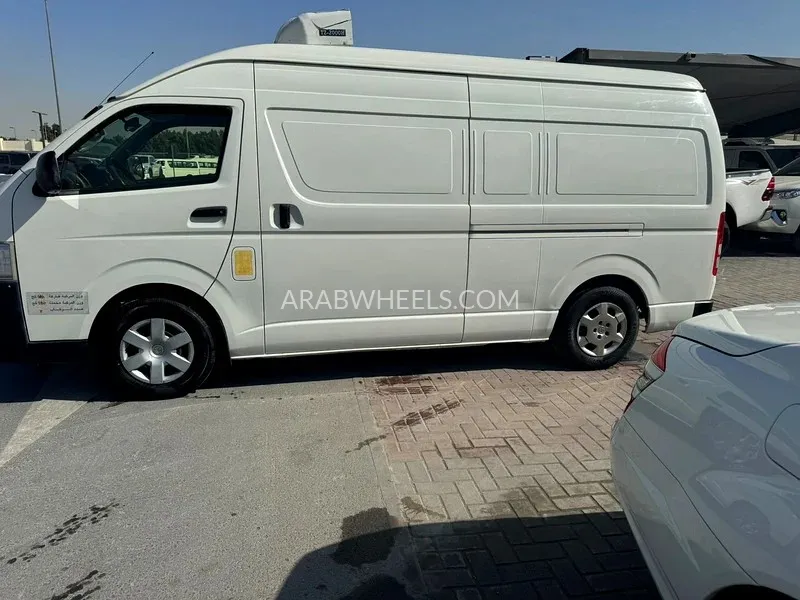Toyota Hiace 2016 for Sale in Sharjah Image-6