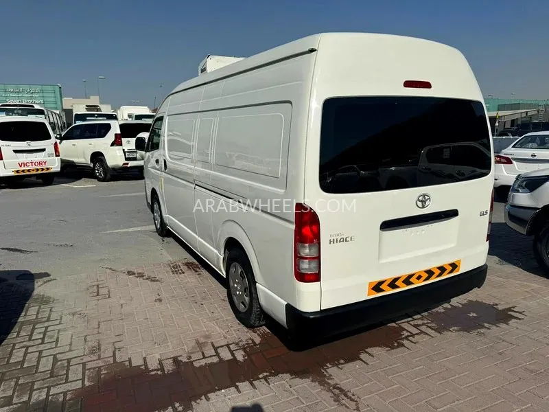 Toyota Hiace 2016 for Sale in Sharjah Image-7