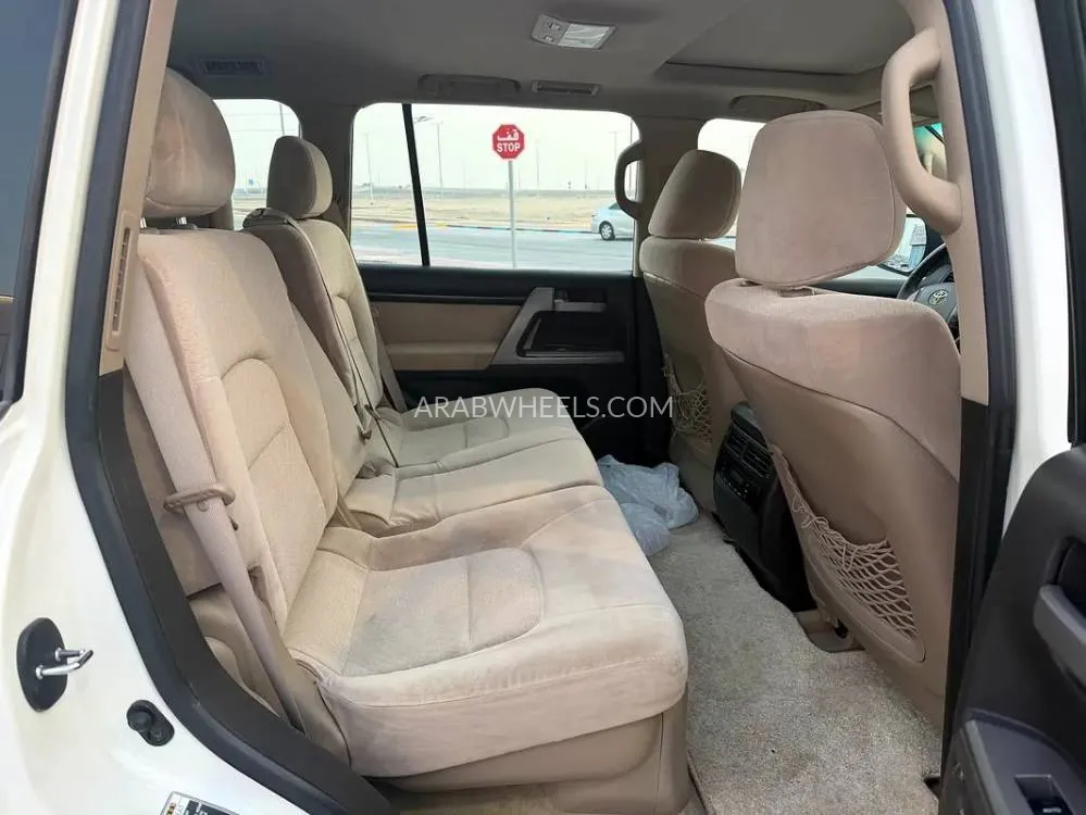 Toyota Land Cruiser 2009 for Sale in Abu Dhabi Image-4