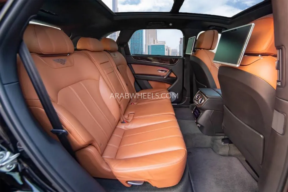 بينتلي بينتايجا 2020 for Sale in دبي Image-13