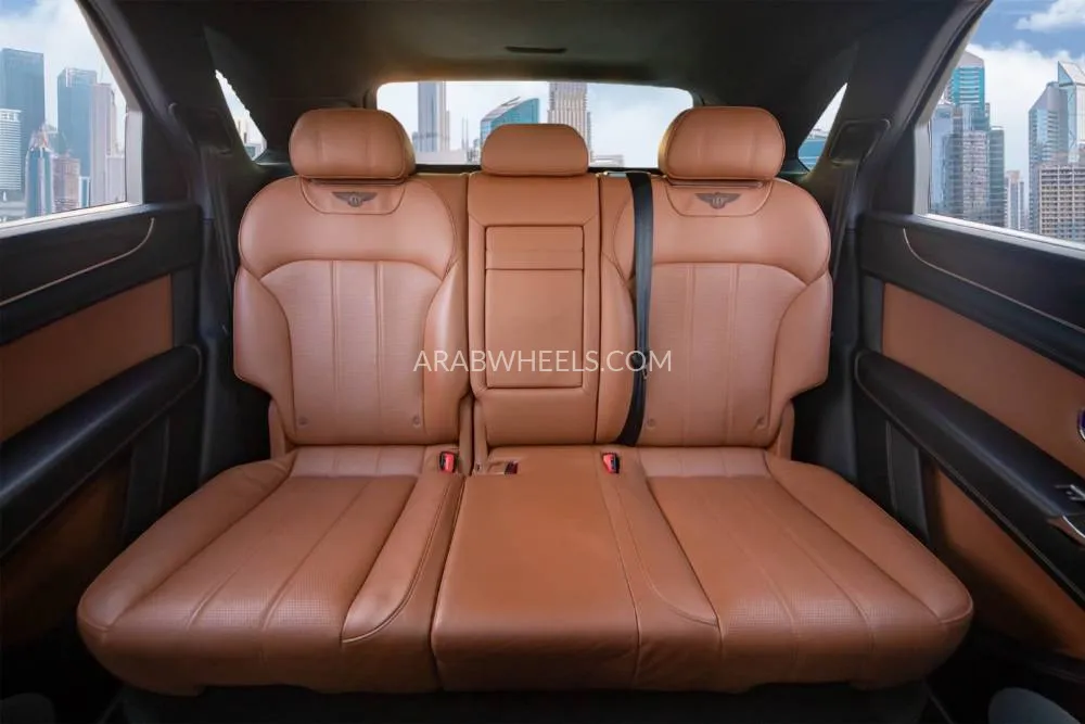 بينتلي بينتايجا 2020 for Sale in دبي Image-15