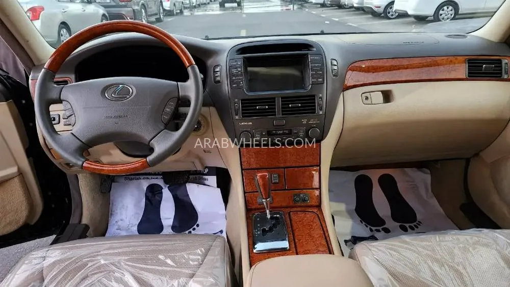 لكزس LS 2005 for Sale in الشارقة Image-5
